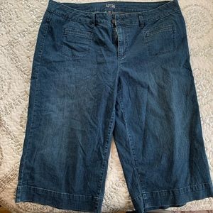 Apt 9 wide leg Bermuda/capris